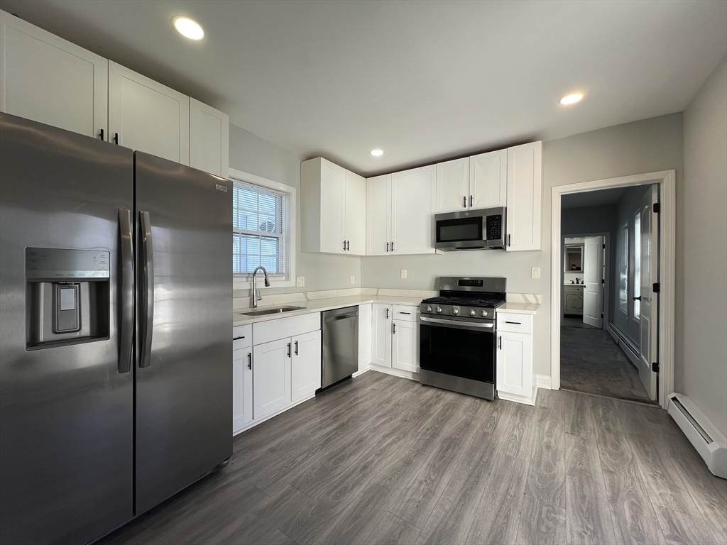 318 Main St - Photo 1