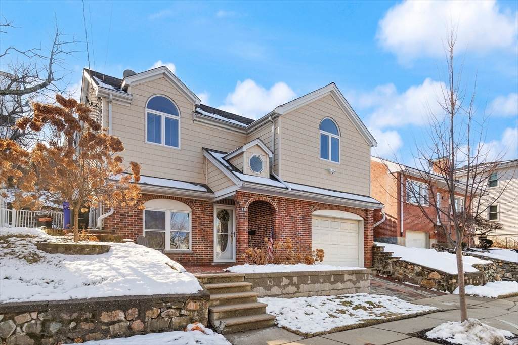 44 Waldemar Ave - Photo 1