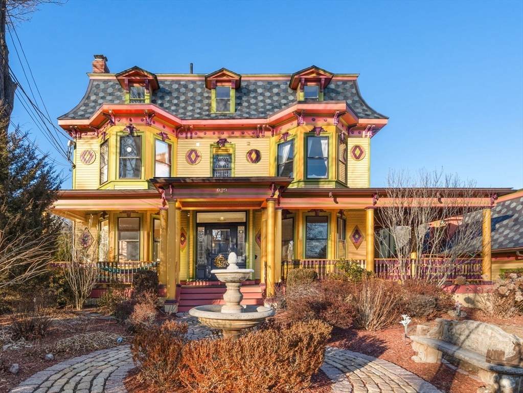 929 Beacon St - Photo 1