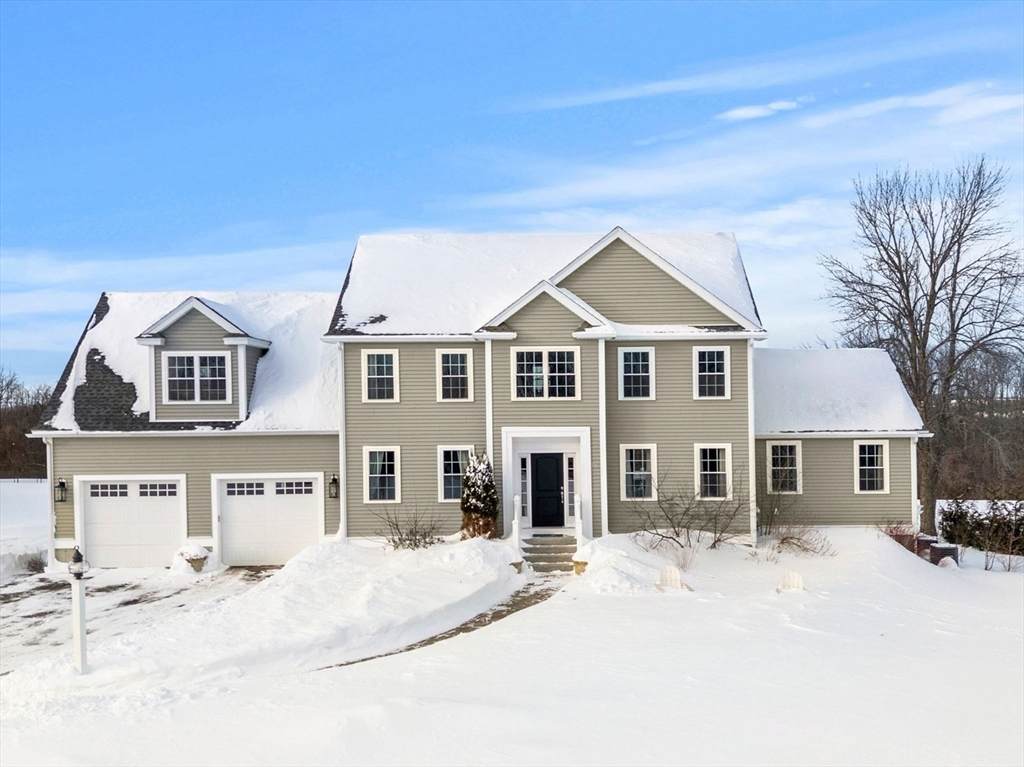 718 Main St - Photo 1