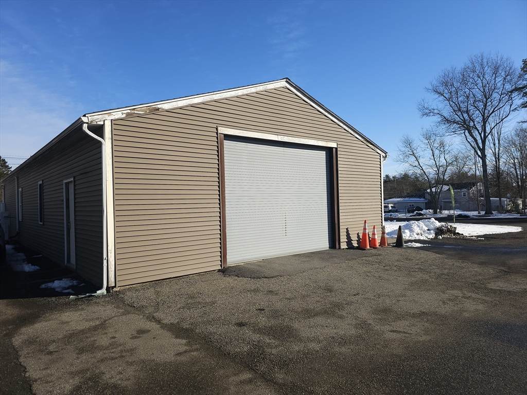 576 Wareham St - Photo 1