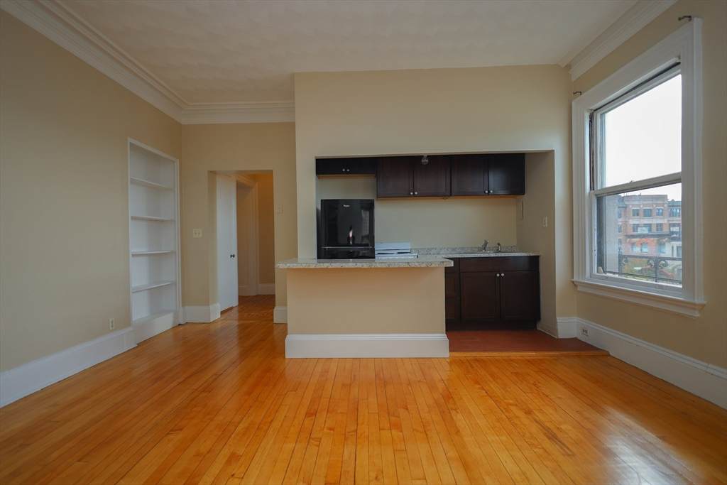 465 Park Drive - Photo 1
