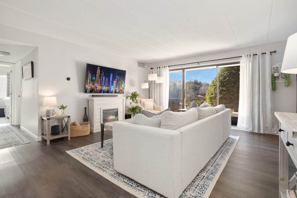 3 Ledgewood Way - Photo 1