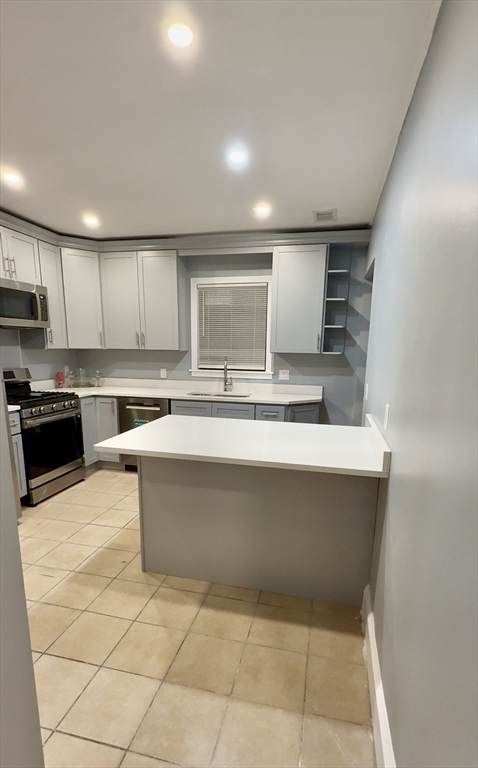 25 Larchmont - Photo 1