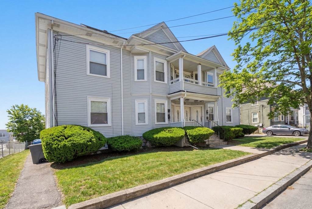 215 Ash St - Photo 1