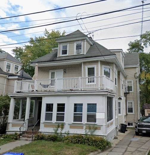 7 Oak Square - Photo 1