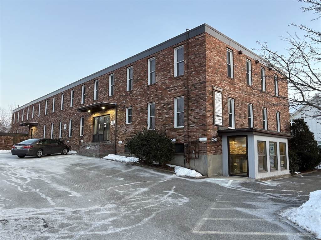 280 Hillside Ave - Photo 1