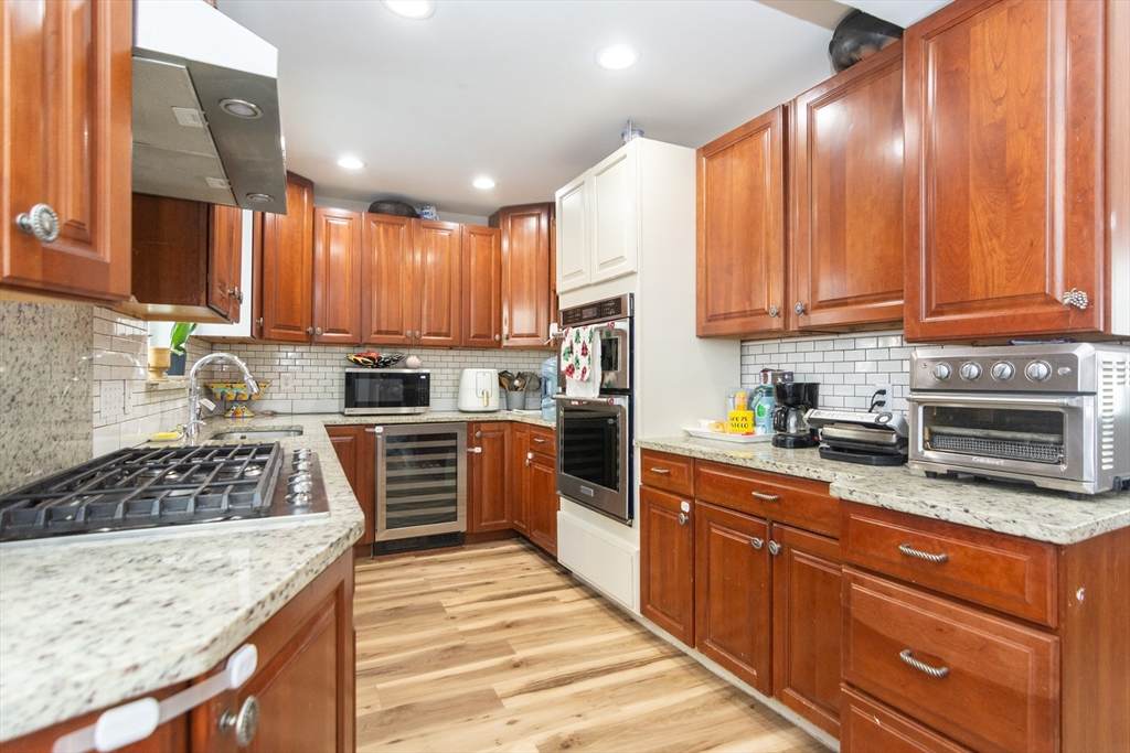 10 Dell St - Photo 1