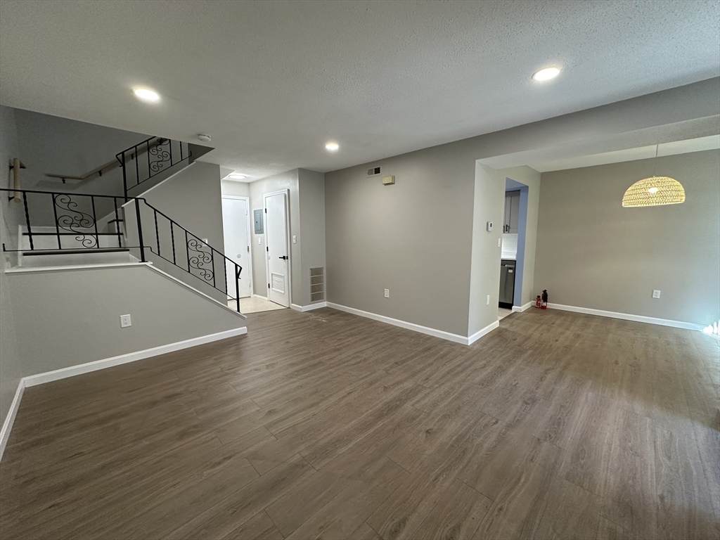 79 Greenbrook Dr - Photo 1