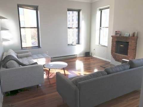 78 Berkeley Street - Photo 1