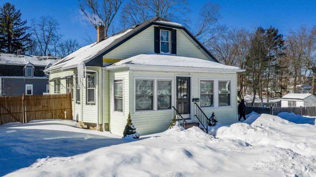 10 Jefferson Ave - Photo 1