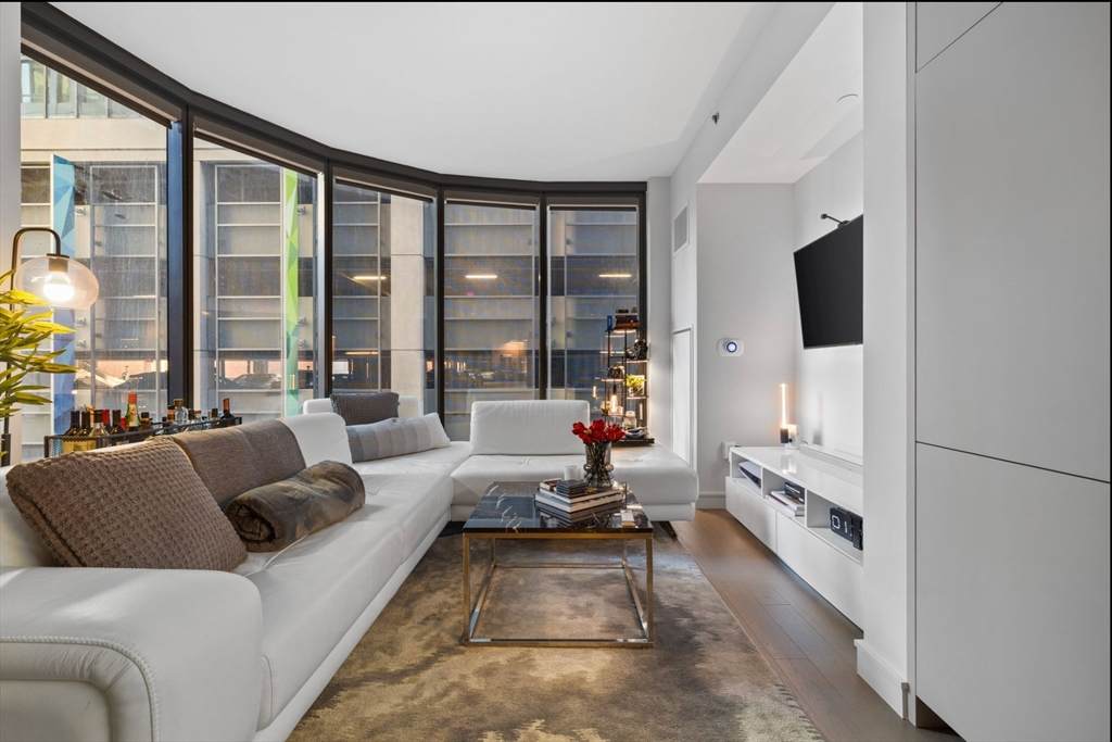 55 Lagrange - Photo 1