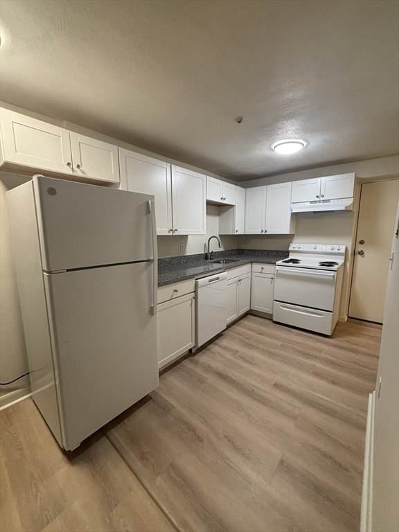 270 Quarry Street - Photo 1