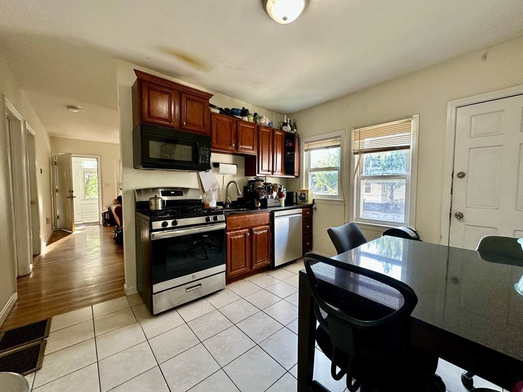 30 Linden St - Photo 1