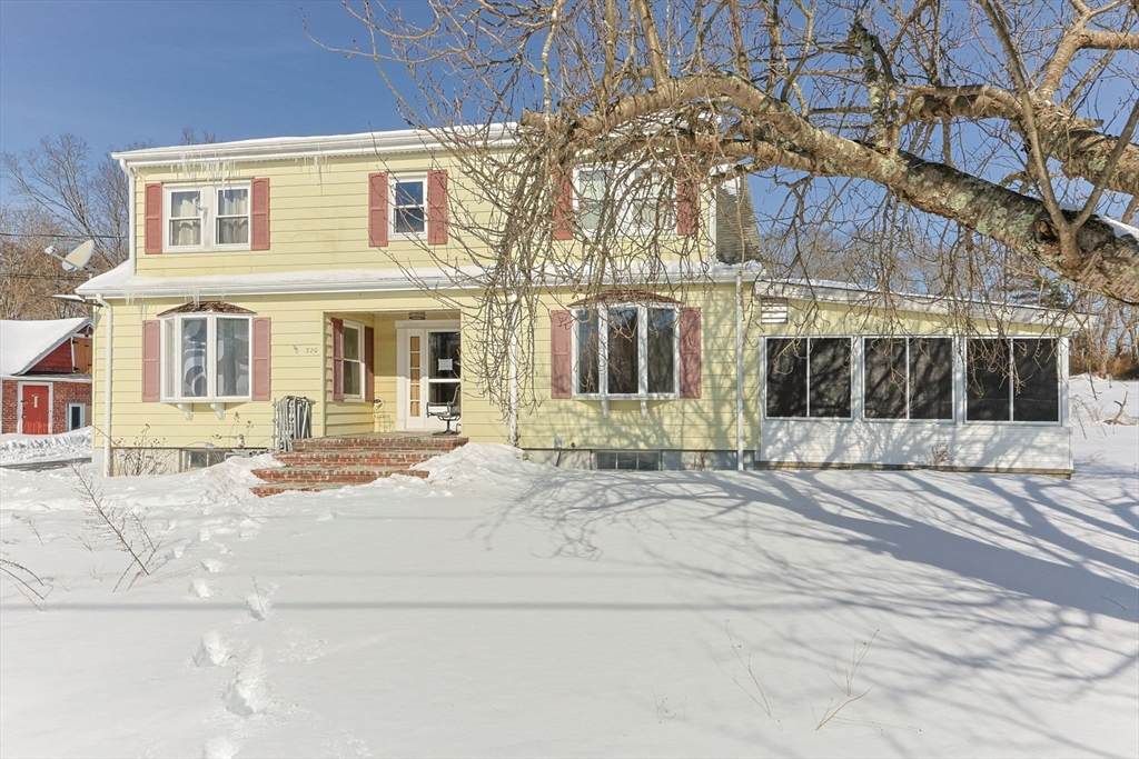 320-322 Old Bedford Rd - Photo 1