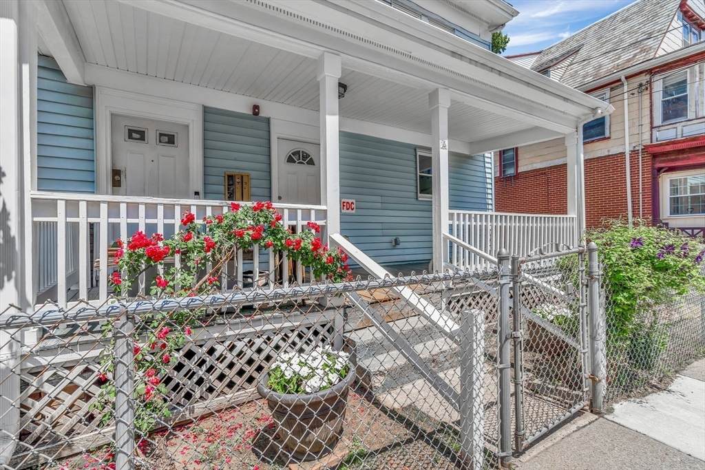 74 Ruthven - Photo 1