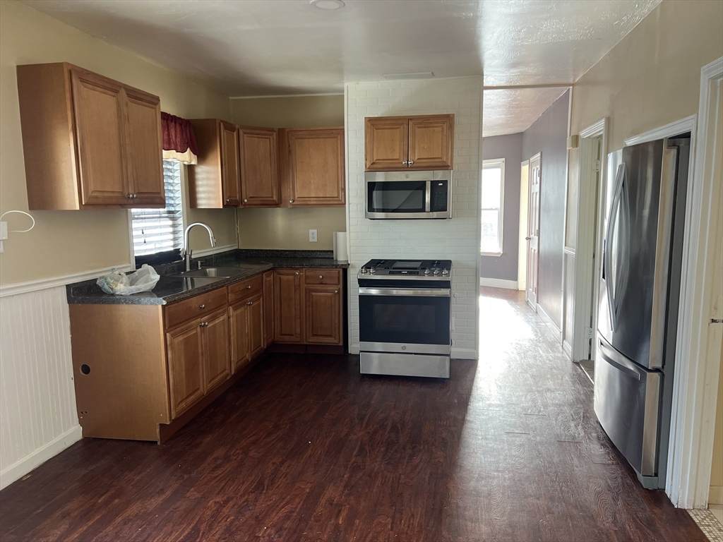 363 Earle St. - Photo 1