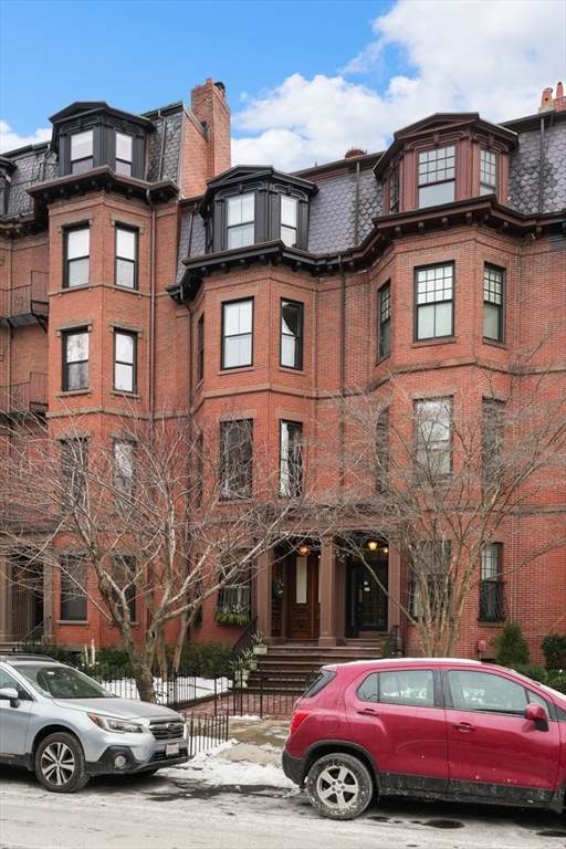 381 Beacon Street - Photo 1