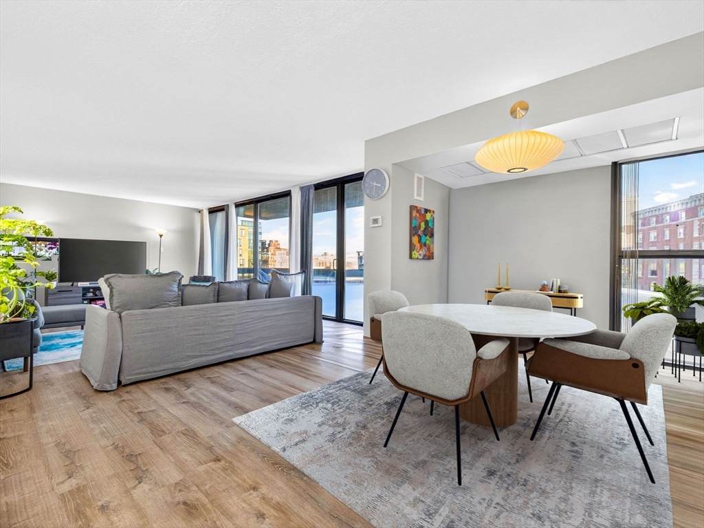 566 Commonwealth Ave - Photo 1