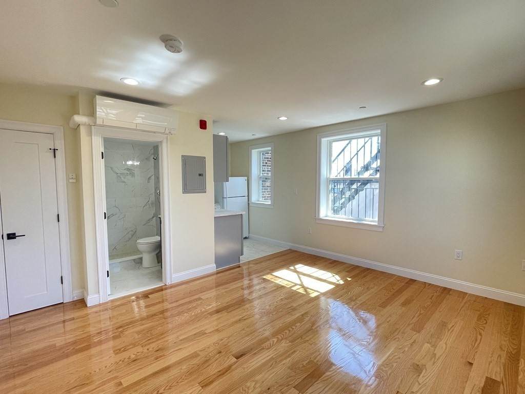 325 Newport Avenue - Photo 1