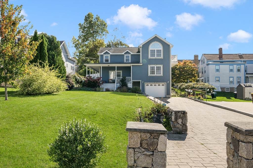 267 Lincoln Ave - Photo 1