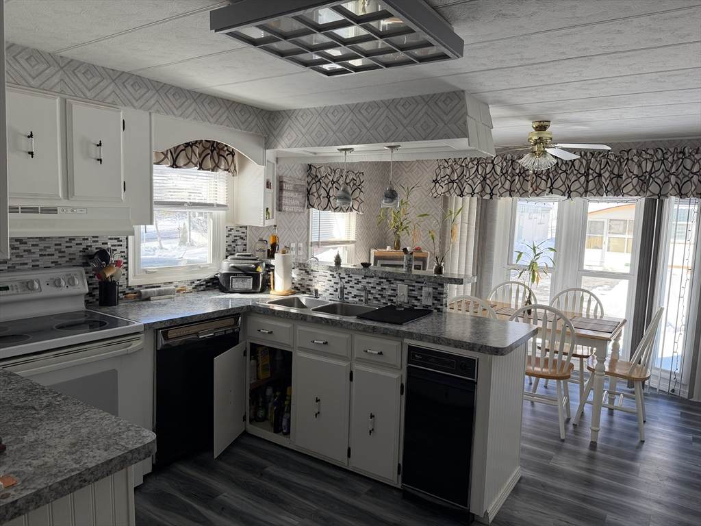 100 Phelps St - Photo 1