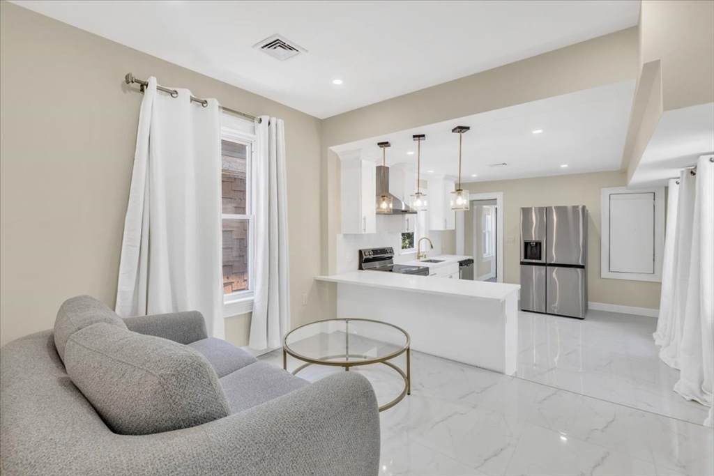 11 Burrell - Photo 1