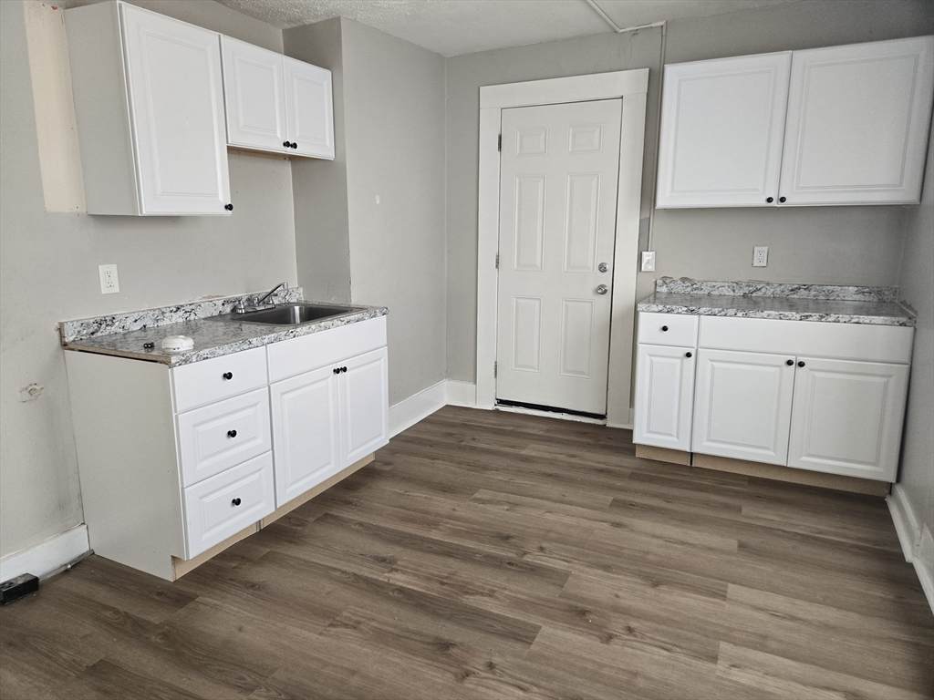 529 Union Street - Photo 1