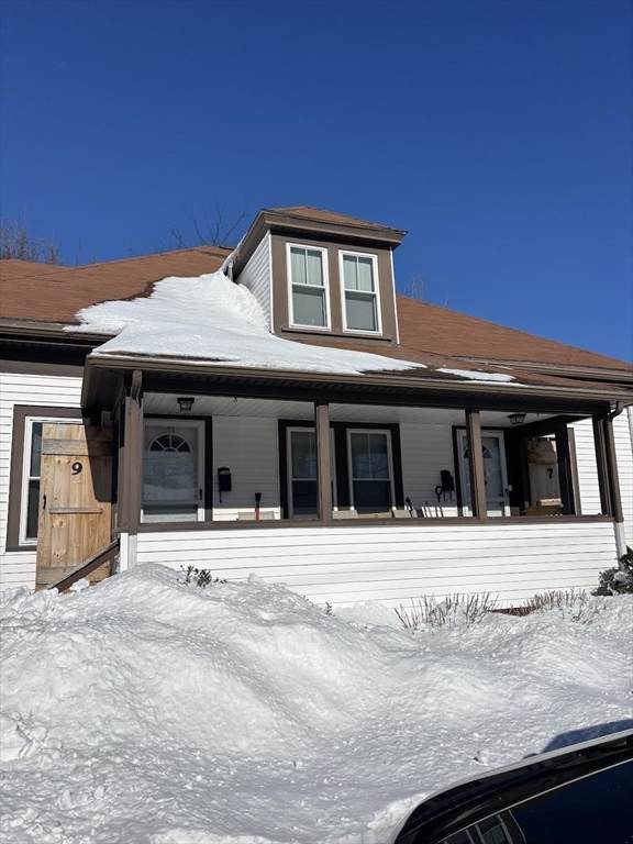 7 Swan Ave - Photo 1