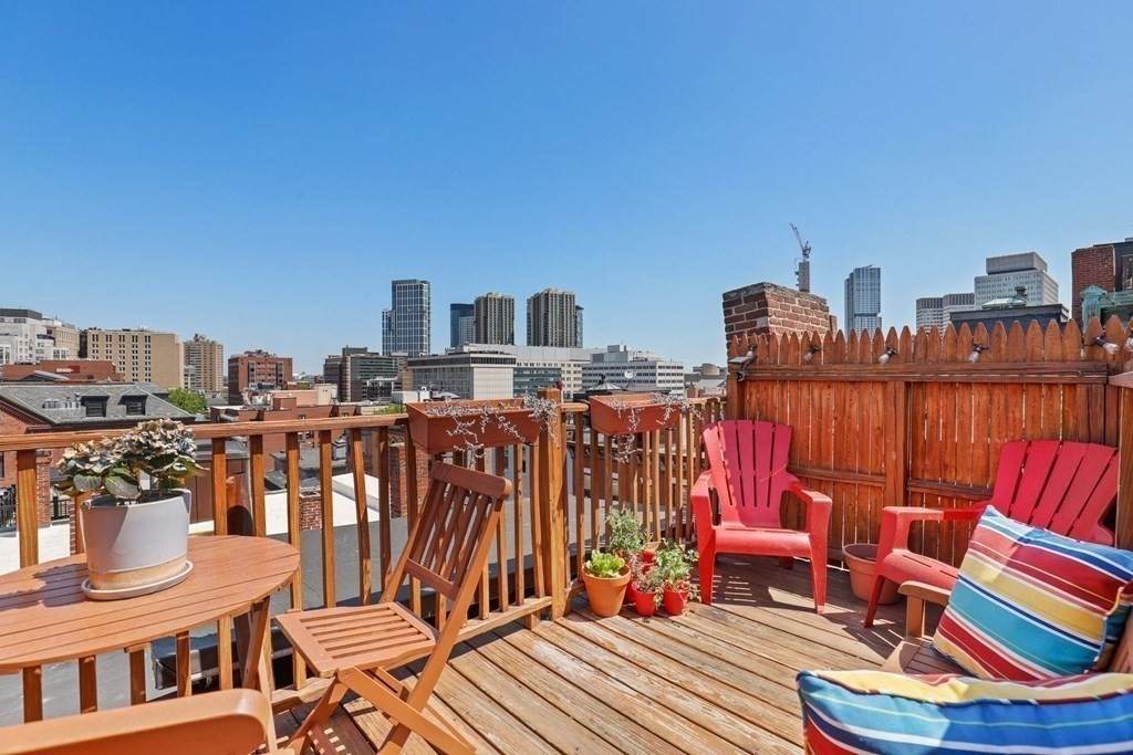 43 Anderson St - Photo 1