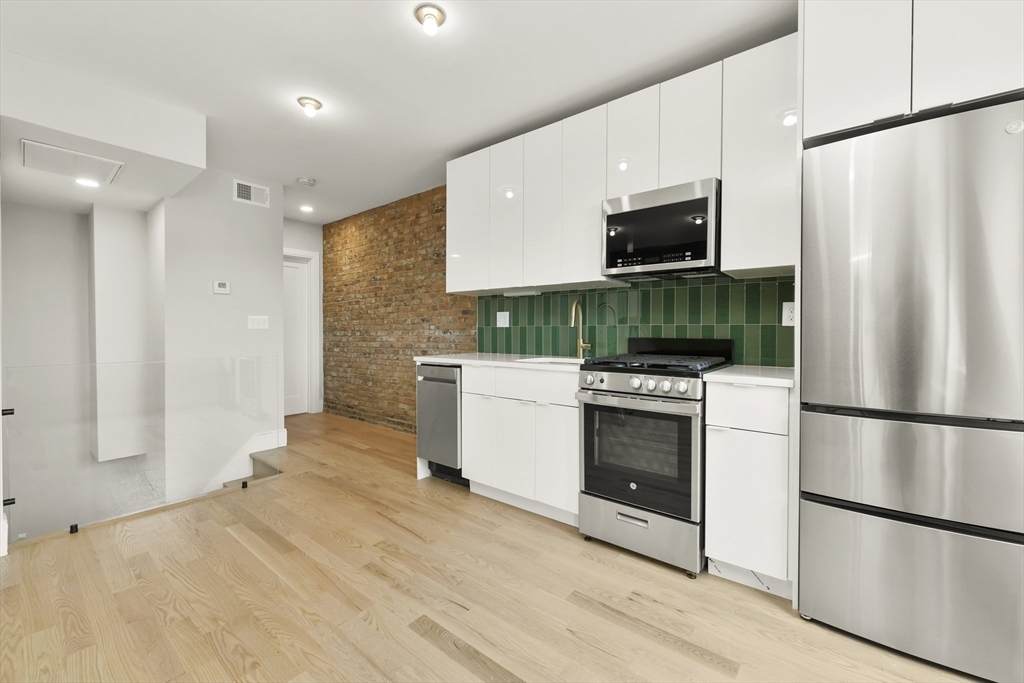 127 Saratoga - Photo 1