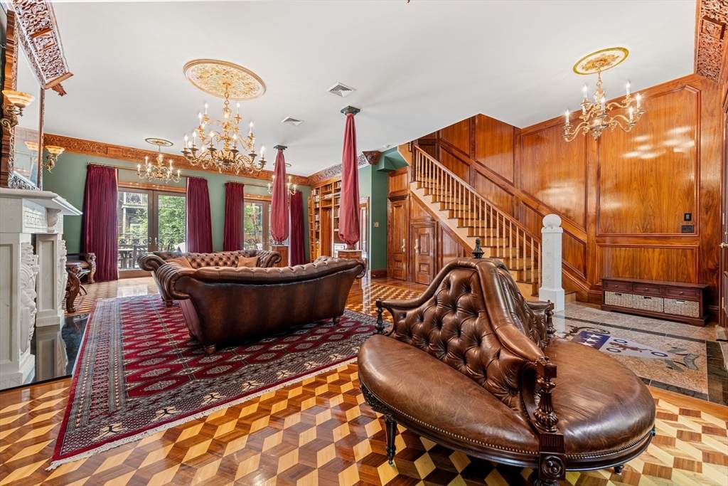 218 W Springfield Street - Photo 1