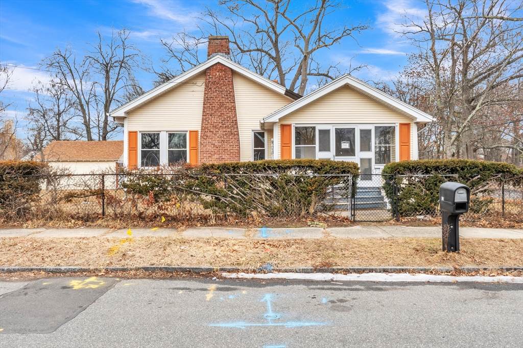 141 Hood St - Photo 1