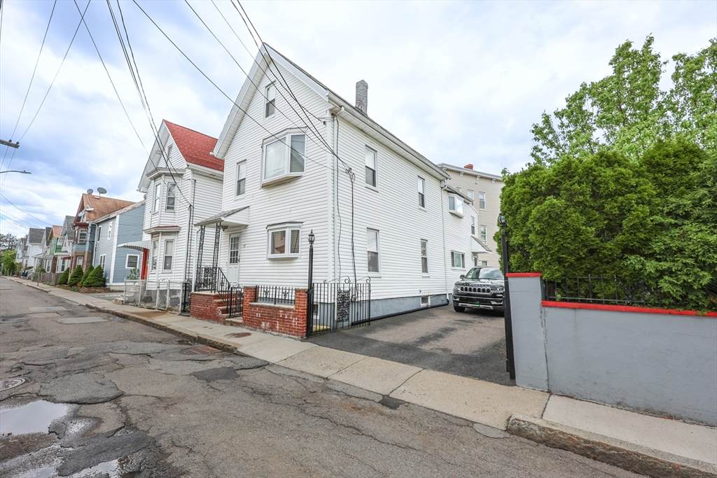 34 Franklin Ave - Photo 1
