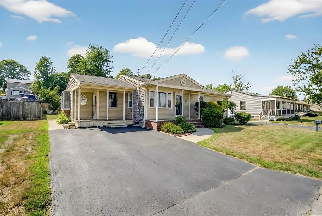 257 Lawrence St - Photo 1