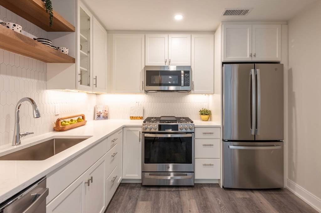 61 County St - Photo 1