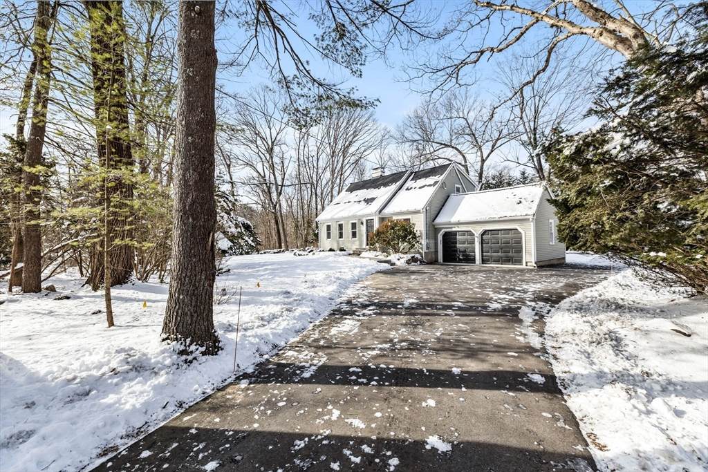 8 Algonquin Rd - Photo 1