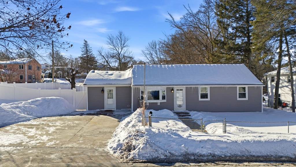 206 Burnham - Photo 1