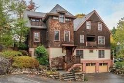 22 Sigourney St - Photo 1