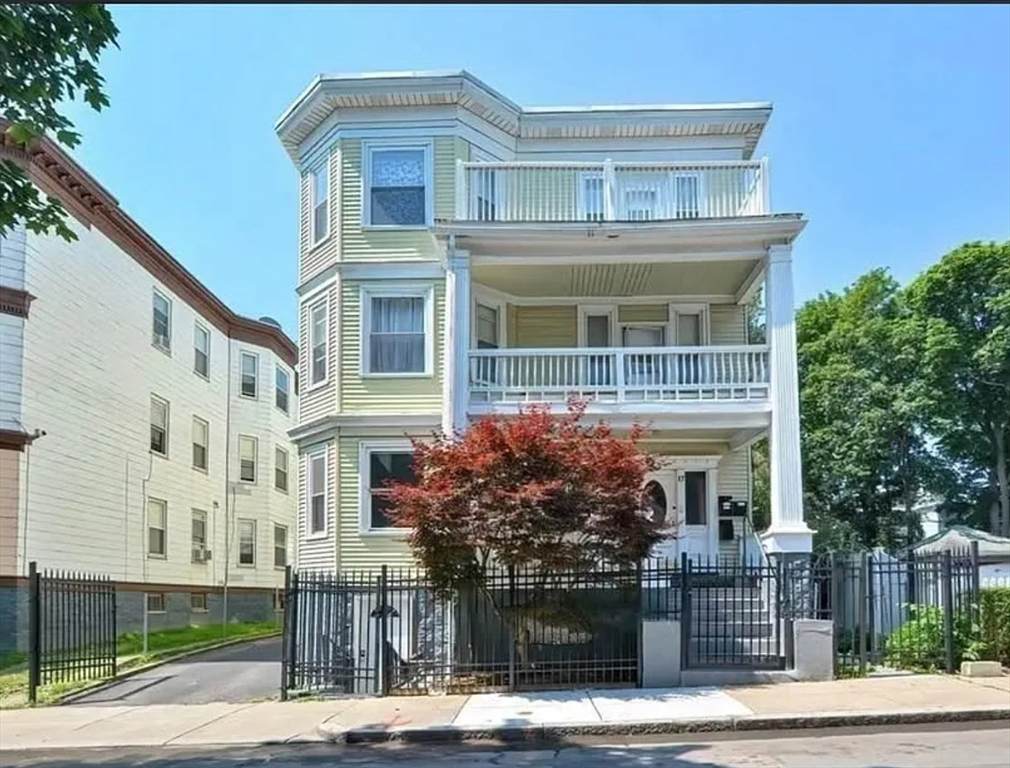 17 Michigan - Photo 1