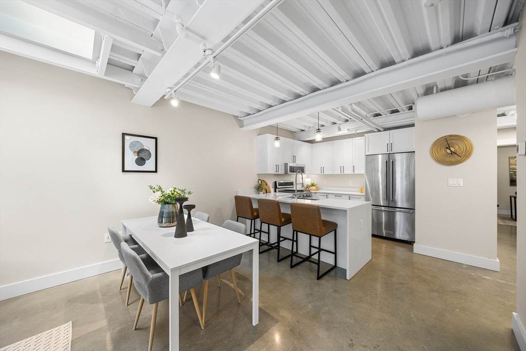 305 Webster Ave - Photo 1