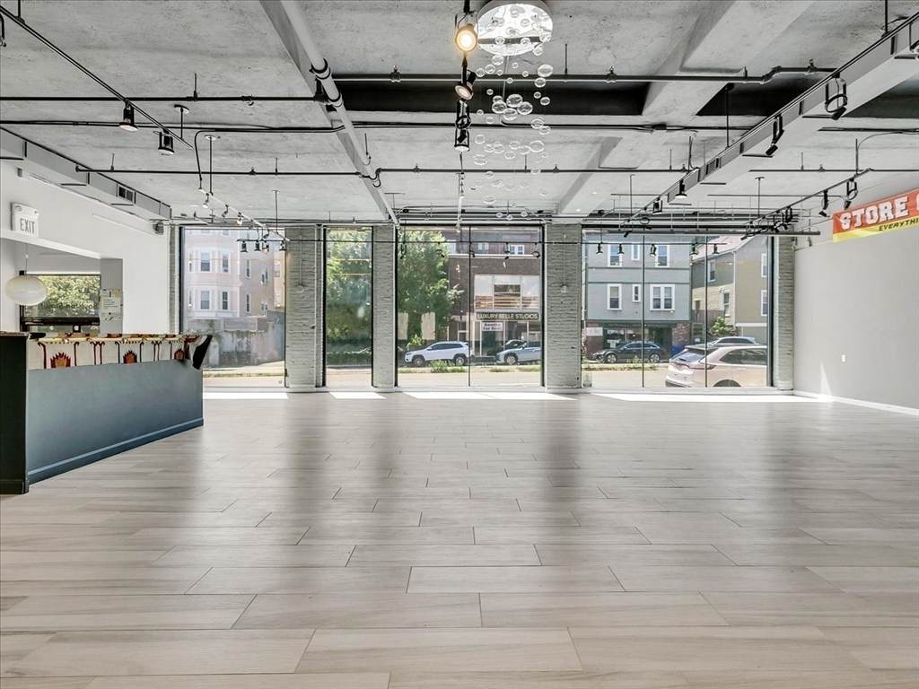 81 Boylston St - Photo 1