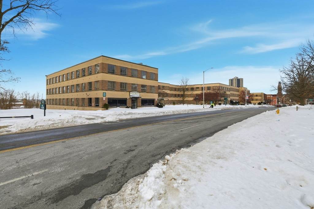 128-148 Maple St - Photo 1