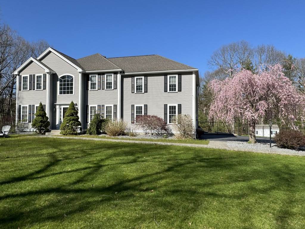 10 Essex St - Photo 1