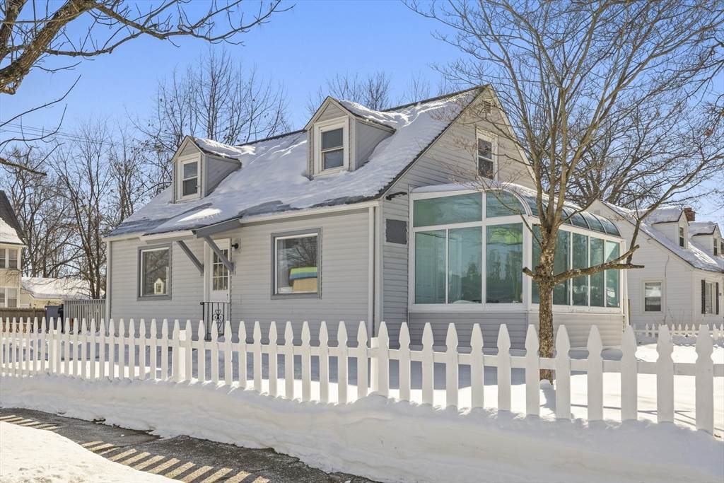 4 Seneca Street - Photo 1