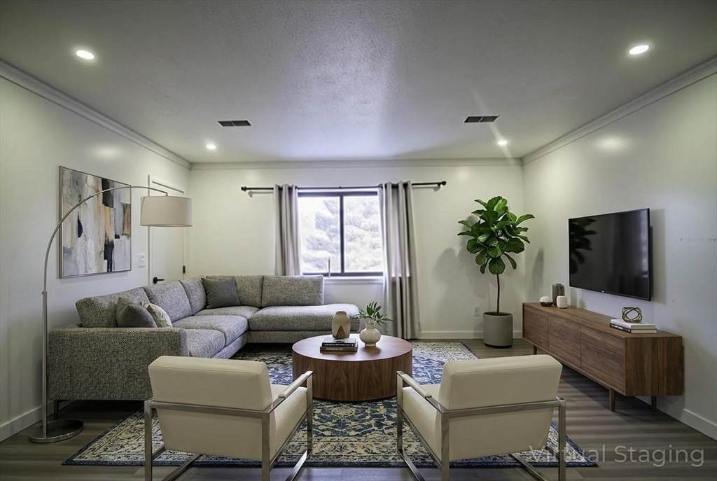 685 Oak St - Photo 1