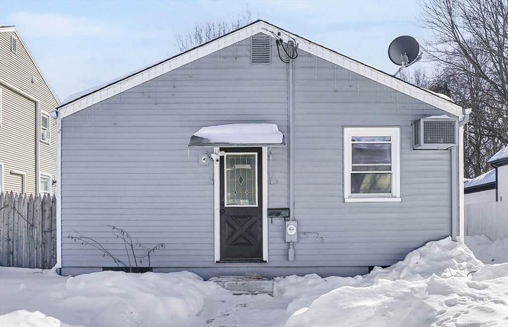 9 Utica St - Photo 1