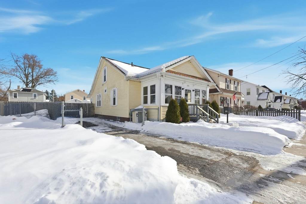 225 Osborne Ter - Photo 1