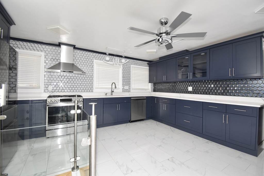 541 Grattan Street - Photo 1