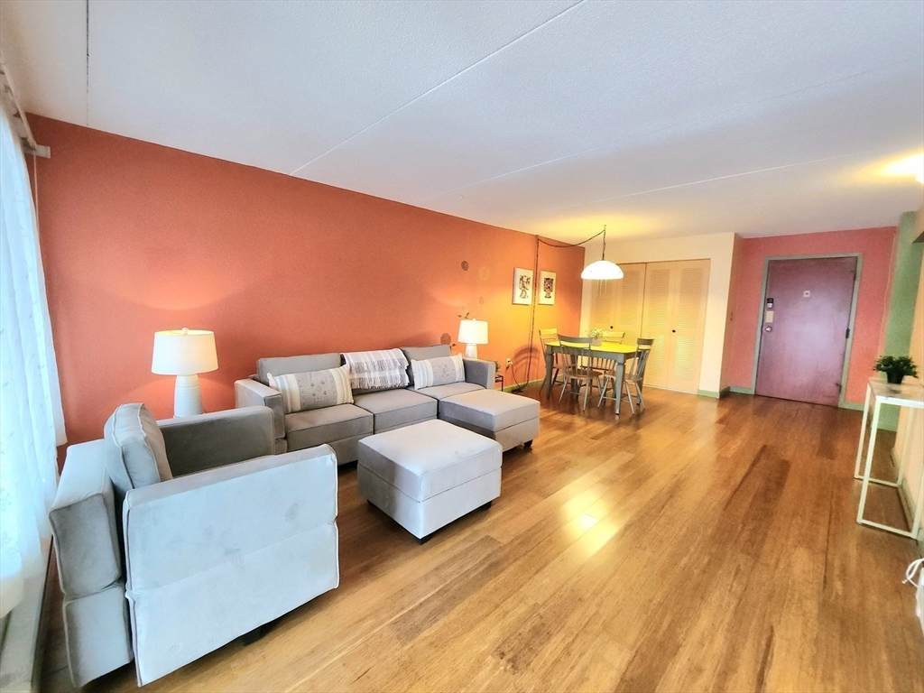 51 Melrose St - Photo 1